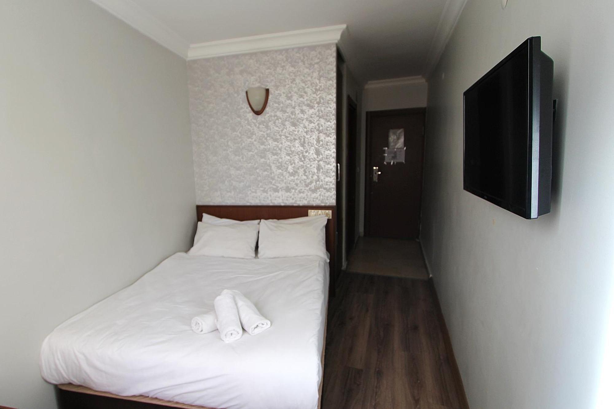 Lyon Hotel Istanbul Exteriör bild