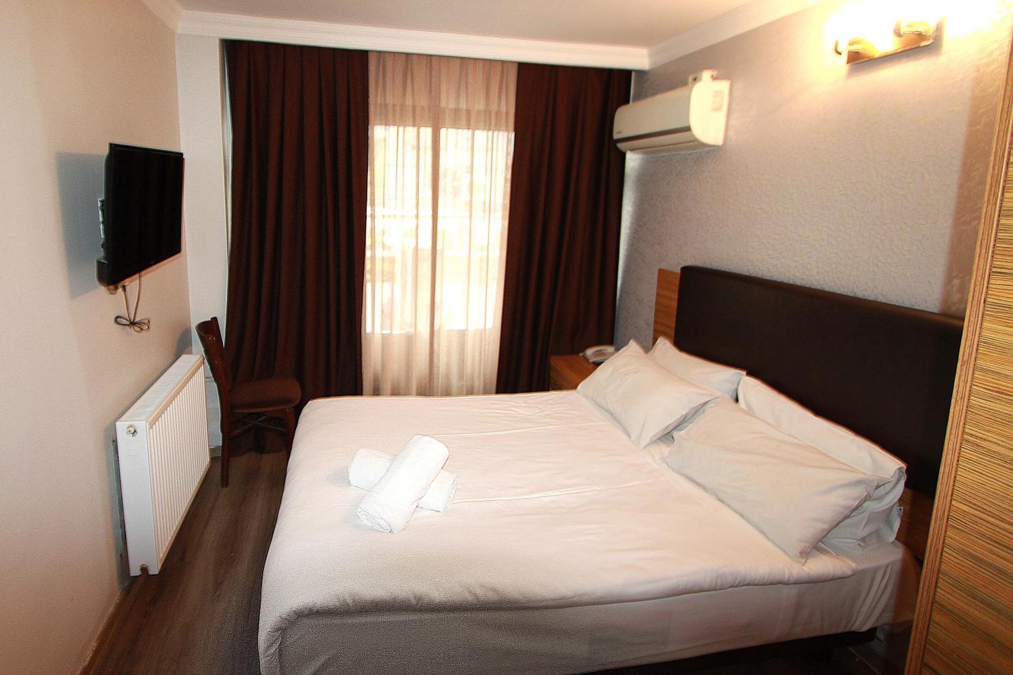 Lyon Hotel Istanbul Exteriör bild