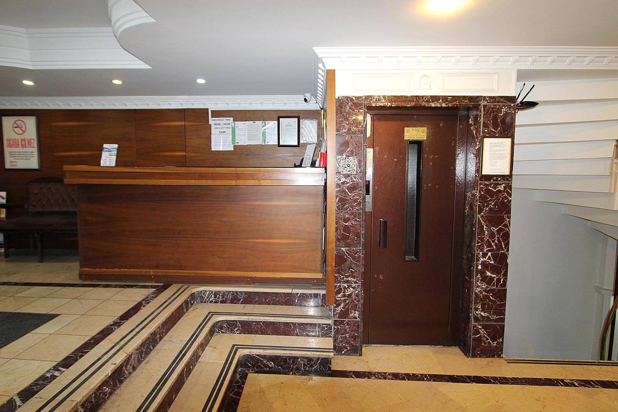 Lyon Hotel Istanbul Exteriör bild