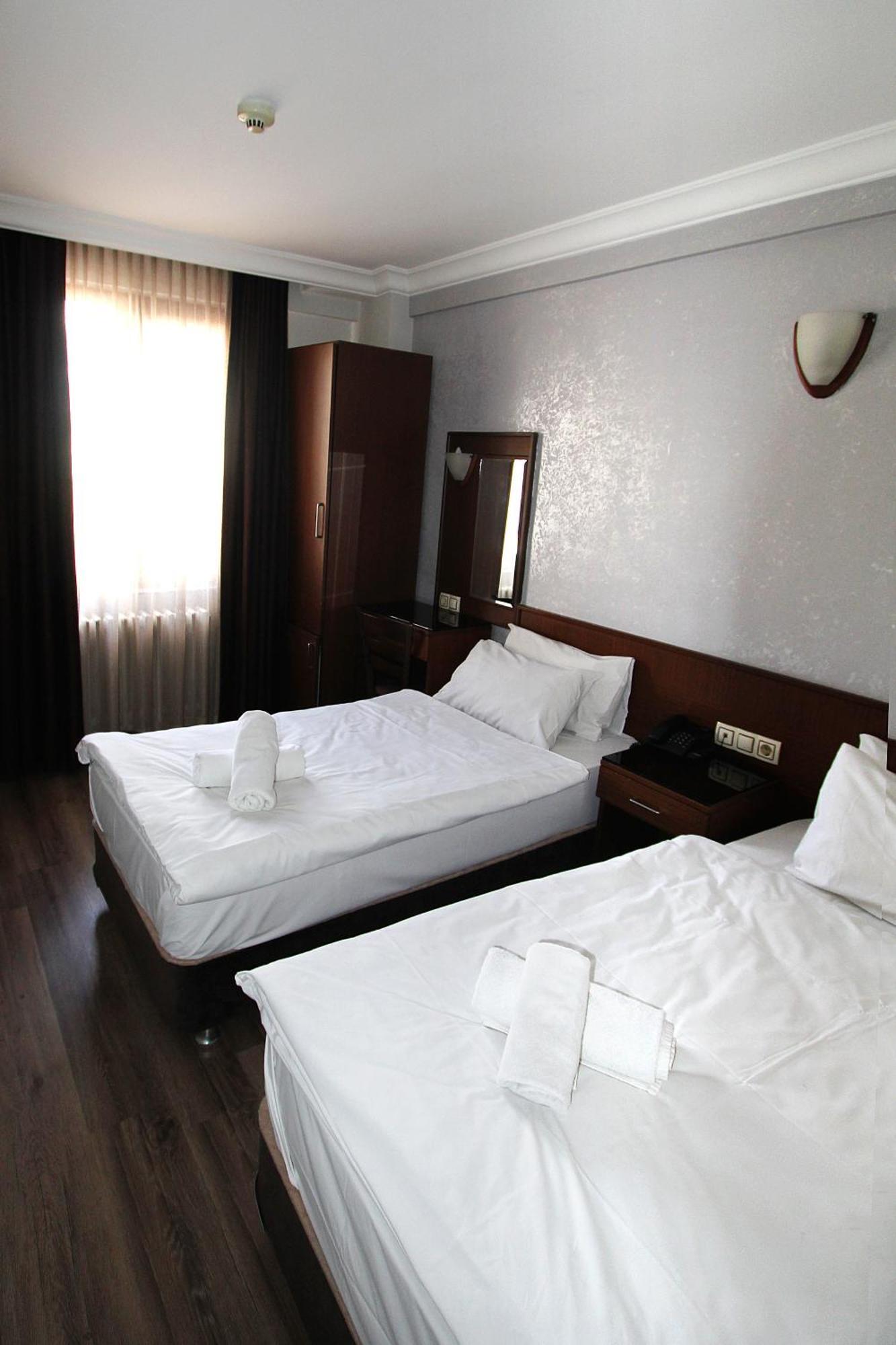 Lyon Hotel Istanbul Exteriör bild